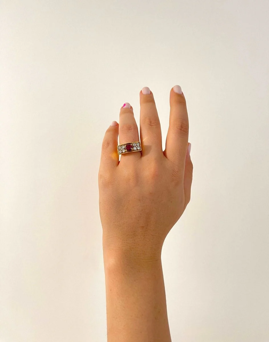 Vintage Signet Ring in Gold, Ruby and Diamonds - Image 2