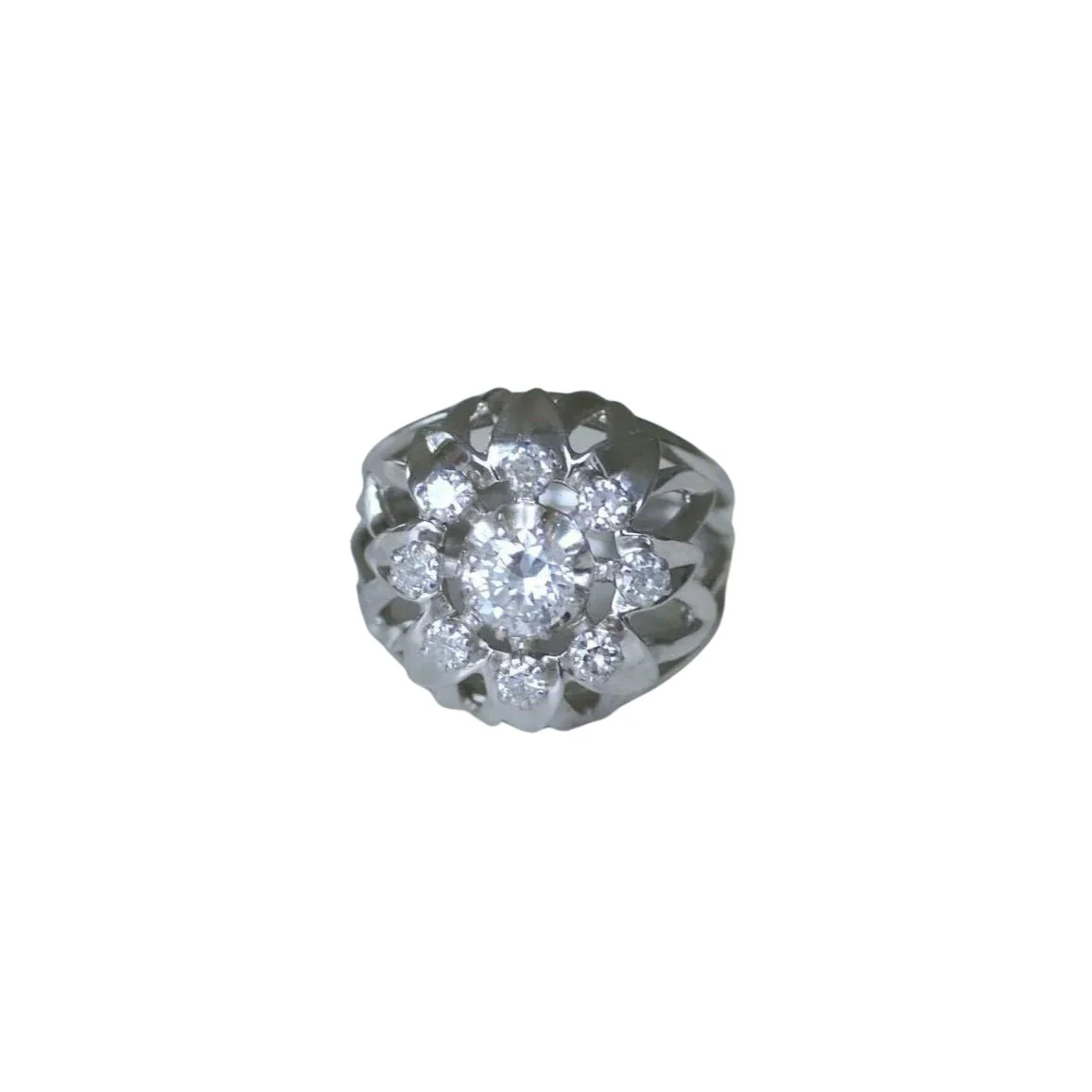 Cocktail ring in white gold, platinum, and diamonds