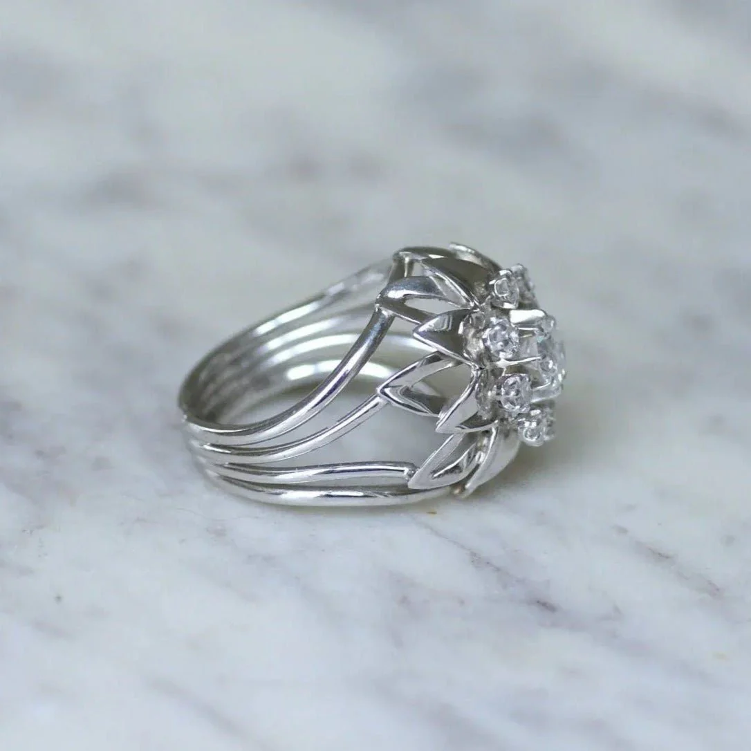 Cocktail ring in white gold, platinum, and diamonds - Image 4
