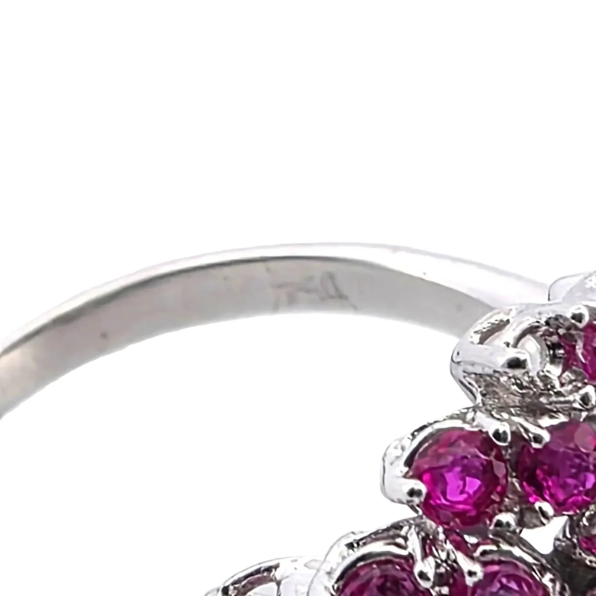 Bague Cocktail en or blanc, rubis et diamants - Image 6