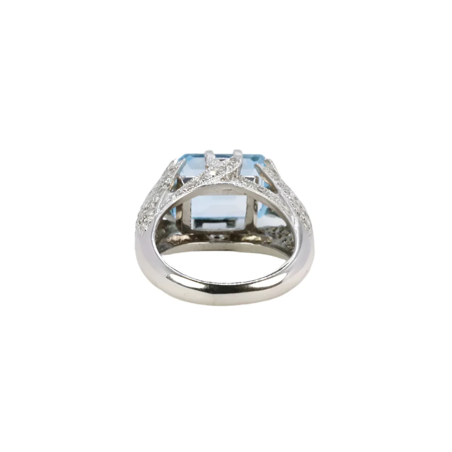 Vintage cocktail ring in white gold, diamonds and aquamarine - Image 4
