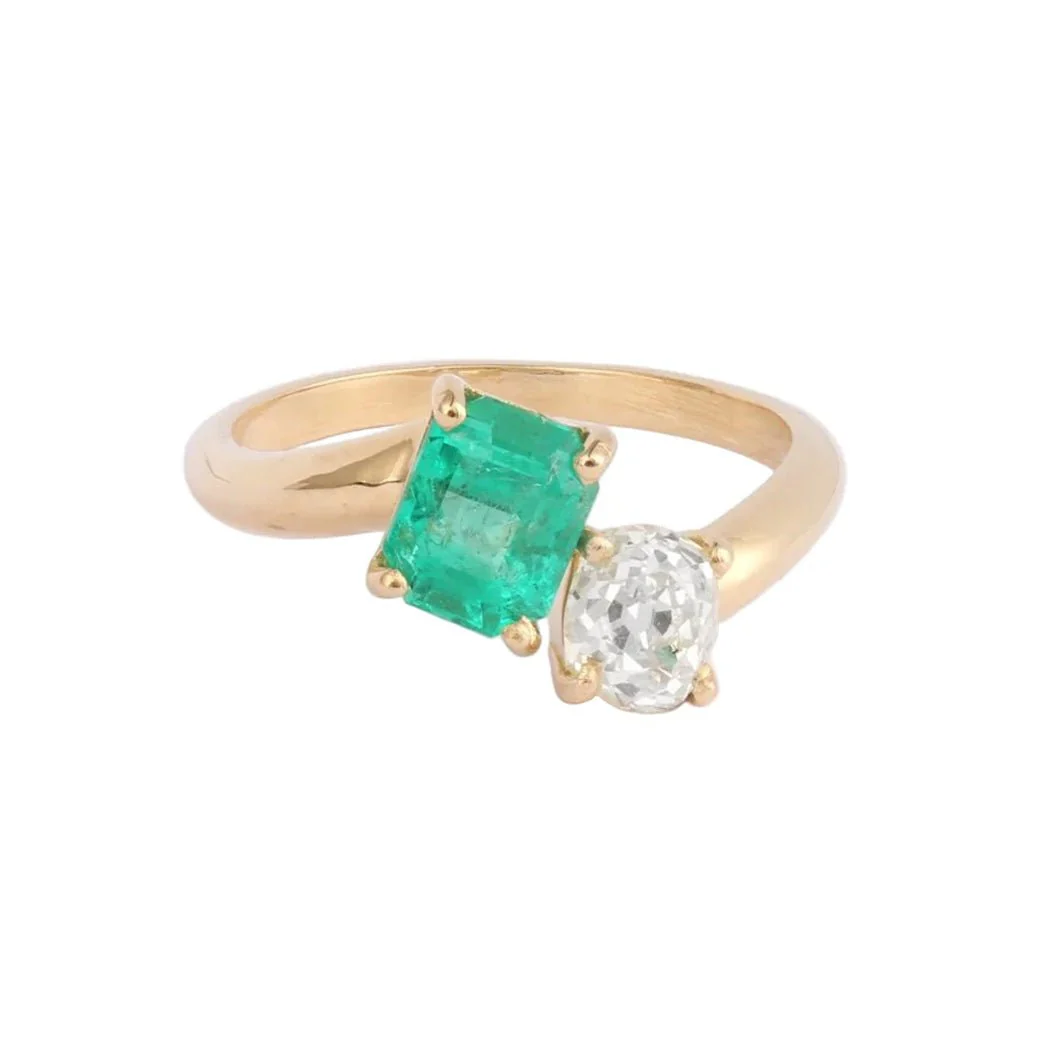 Toi & Moi ring in yellow gold, Colombian emerald and diamond