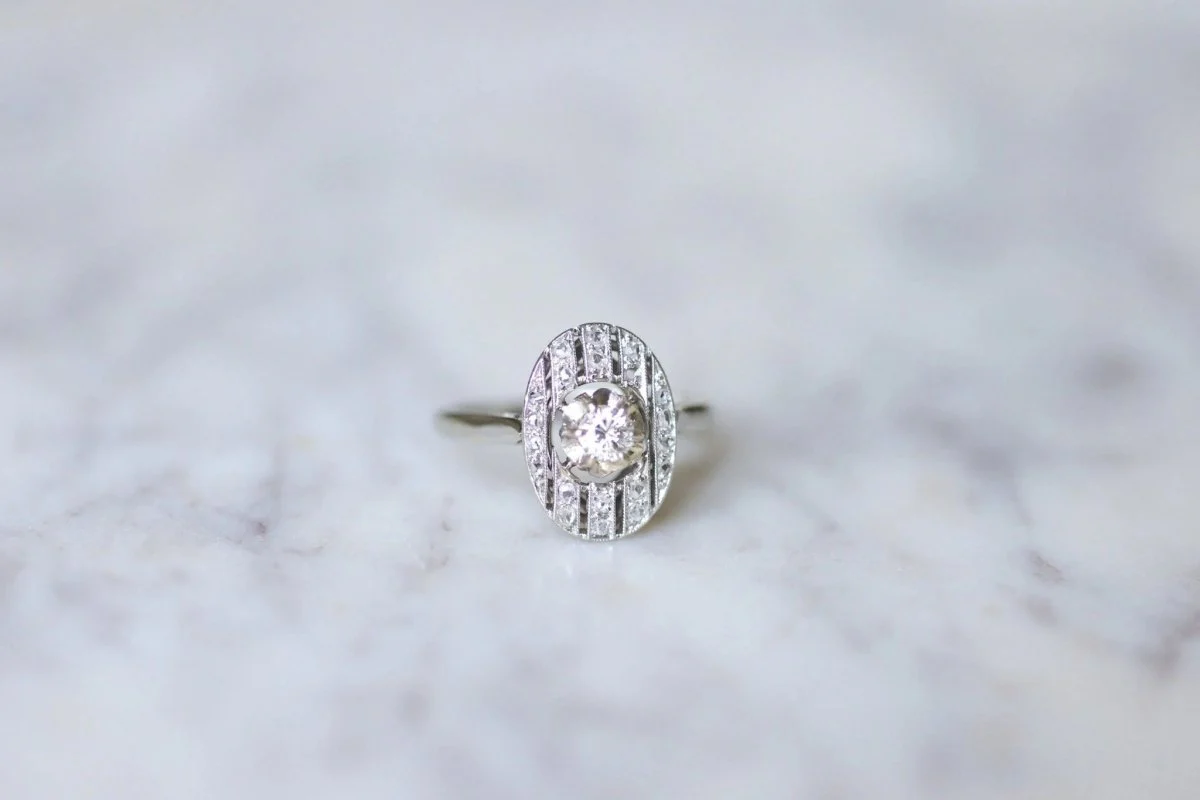 Art Deco oval engagement ring platinum white gold and diamonds - Image 8