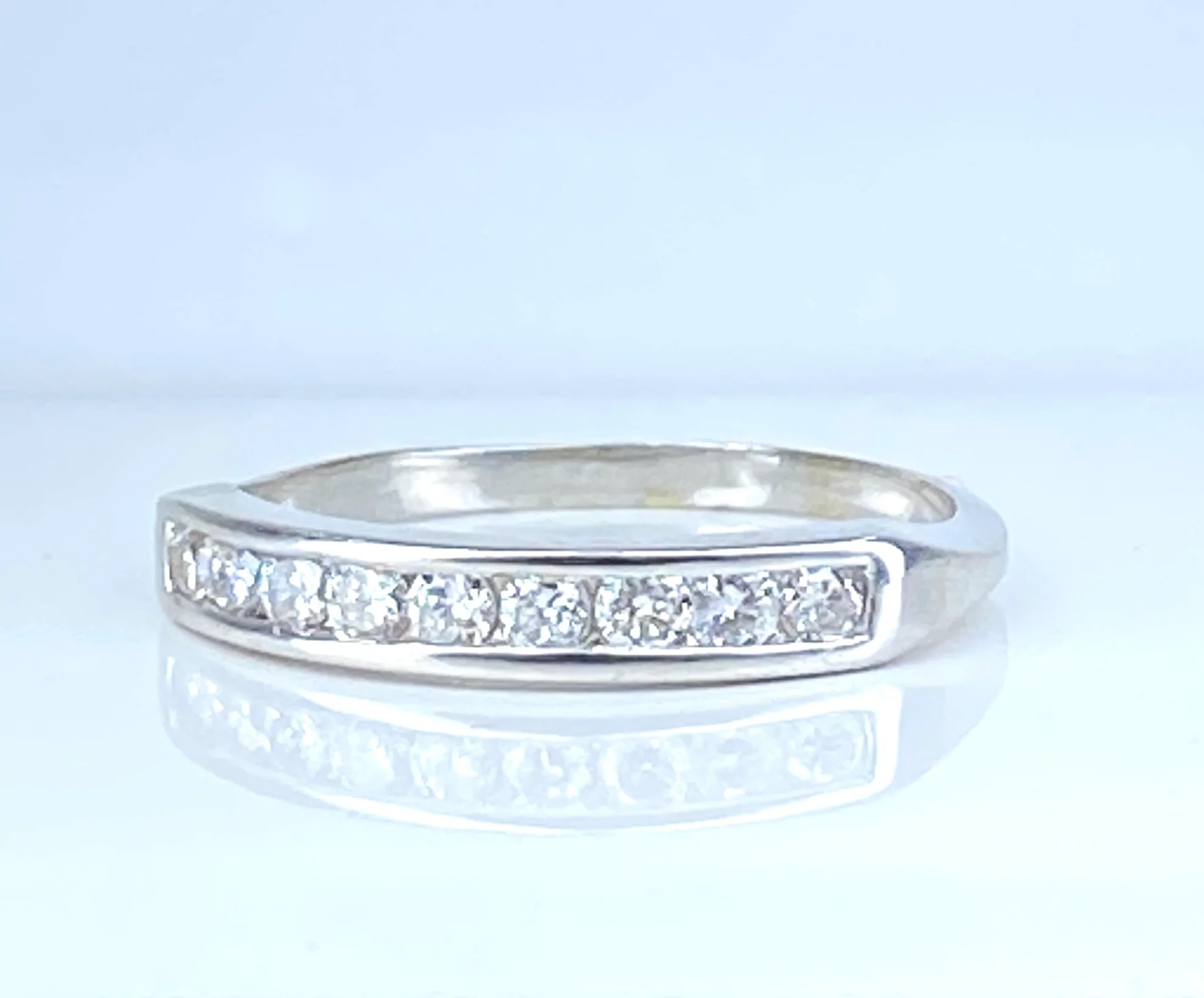 Wedding band ring in white gold with Diamonds - Image 7