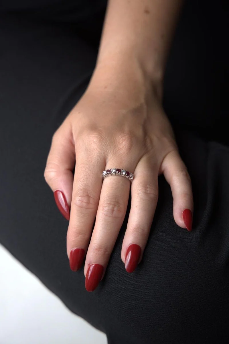 Demi Alliance ring in white gold, rubies and diamonds - Image 8