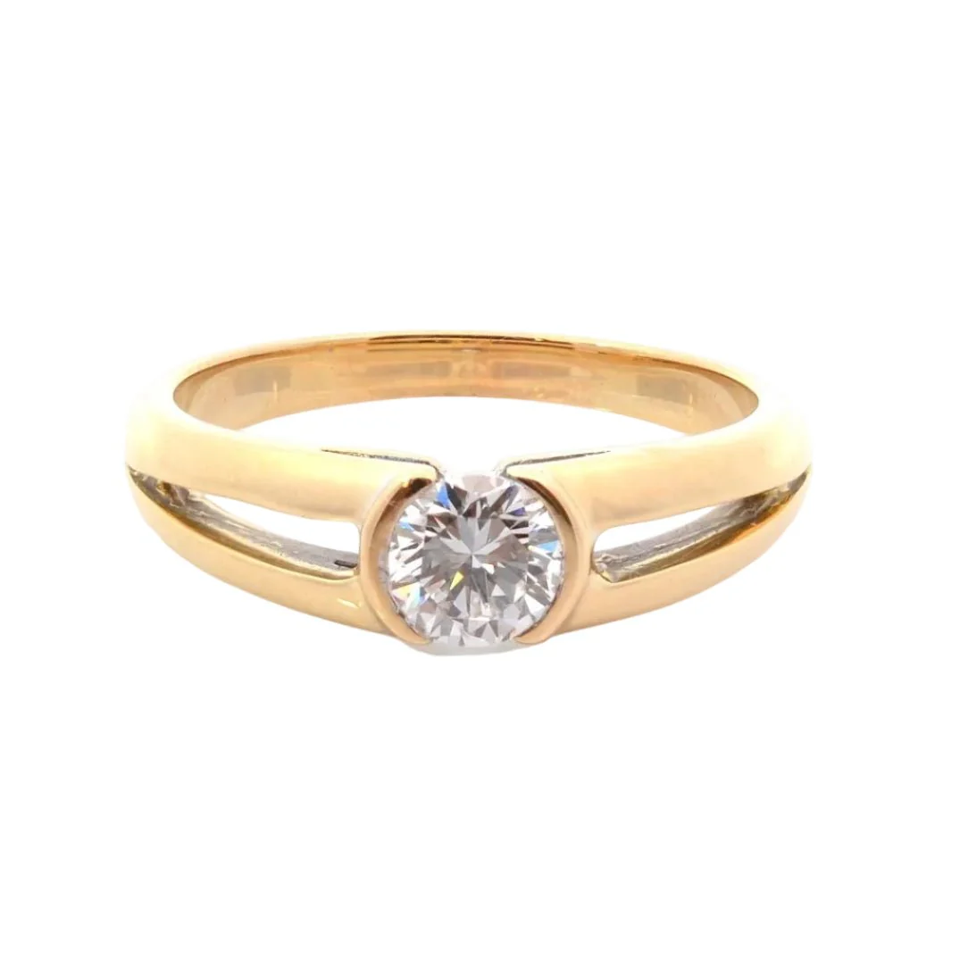 Ring Solitaire in yellow gold and diamond