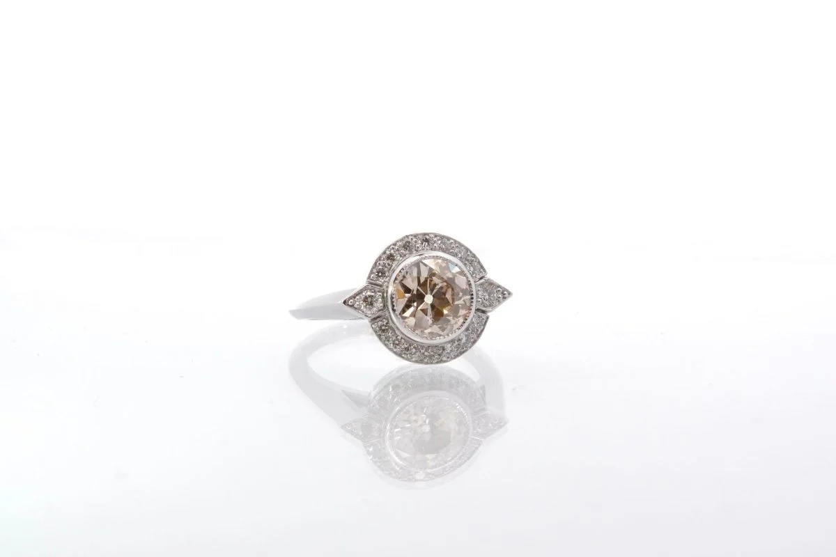 Diamond and platinum entourage ring - Image 4
