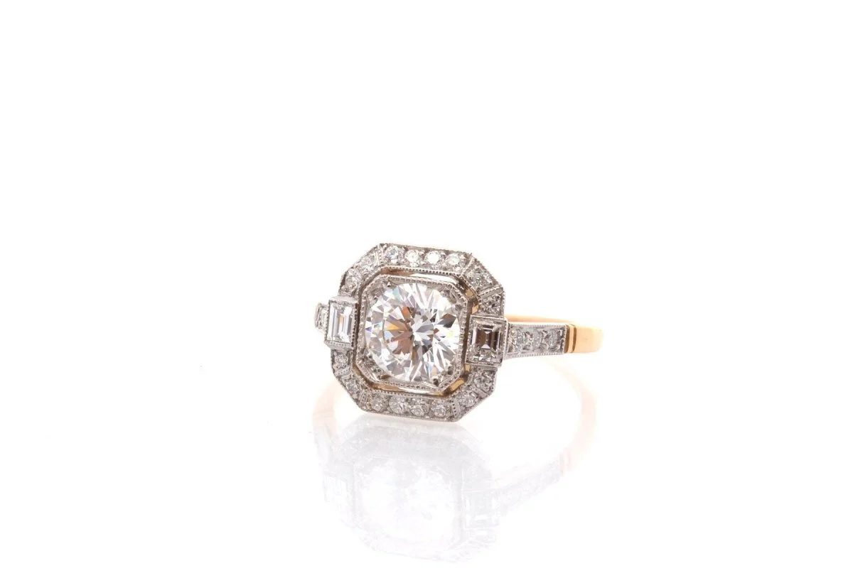 Ring diamond at paltinium and gold