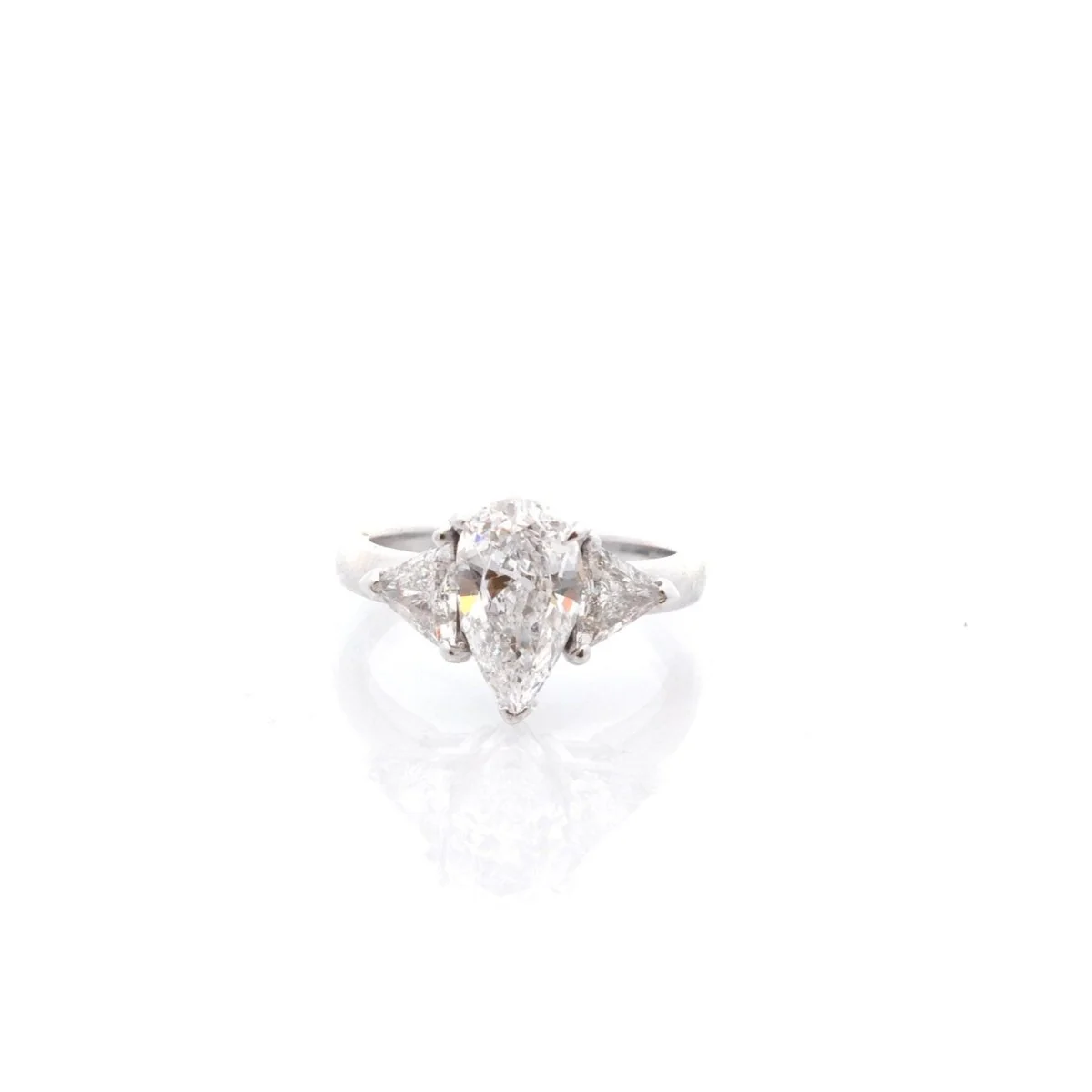 Ring at paltinium and diamonds