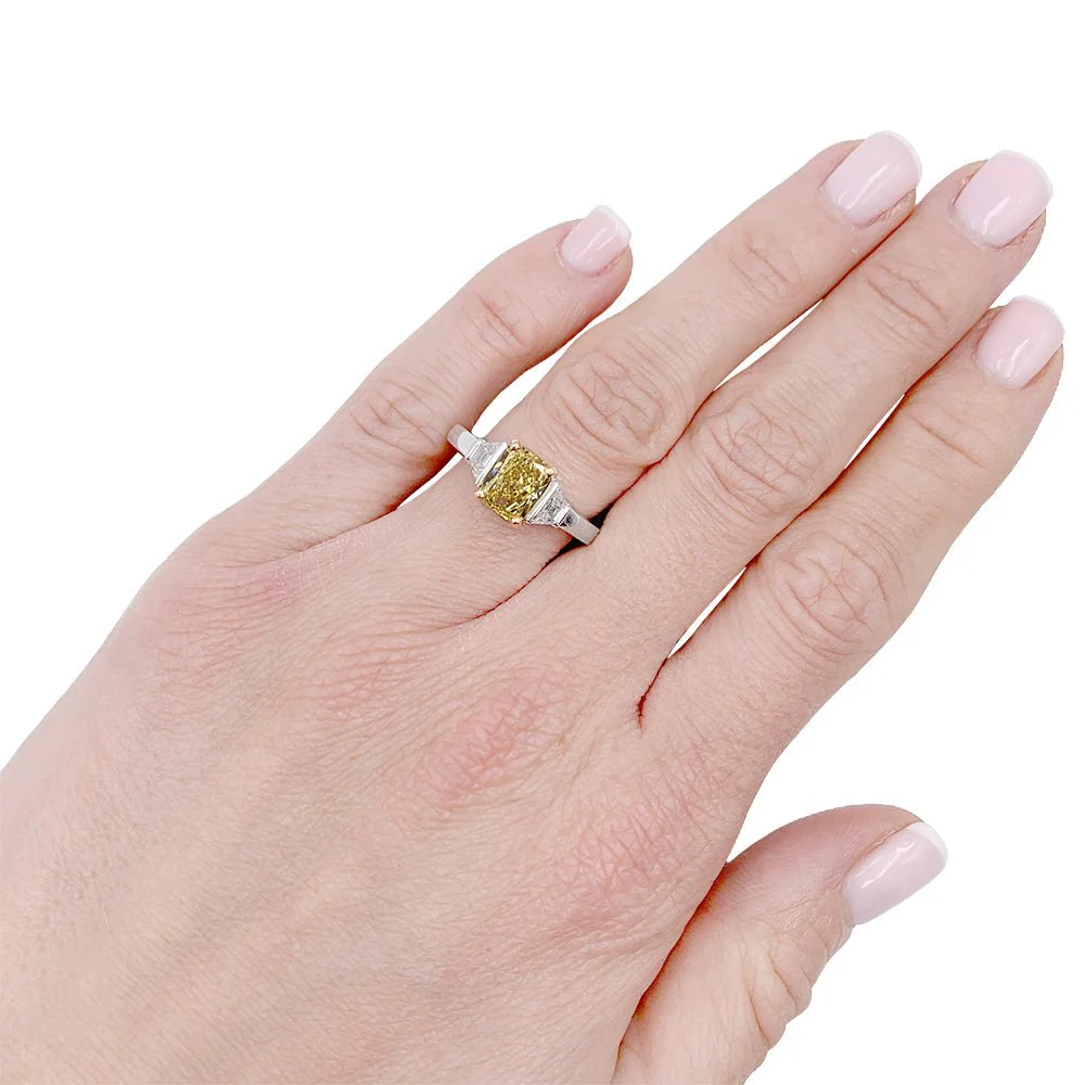 Fancy Intense Yellow diamond ring, two golds - Image 8