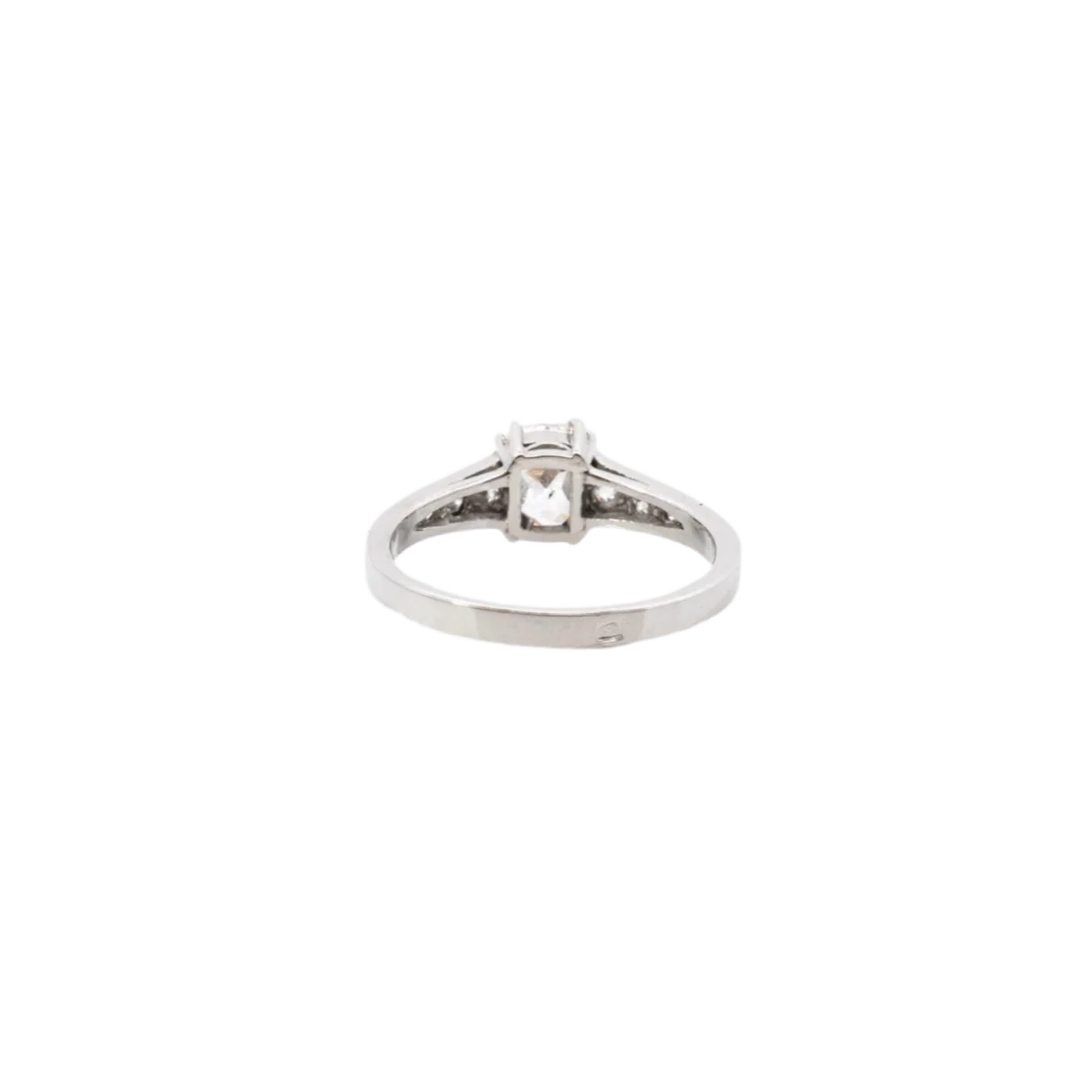 Ring Solitaire in paltinium and diamonds - Image 4