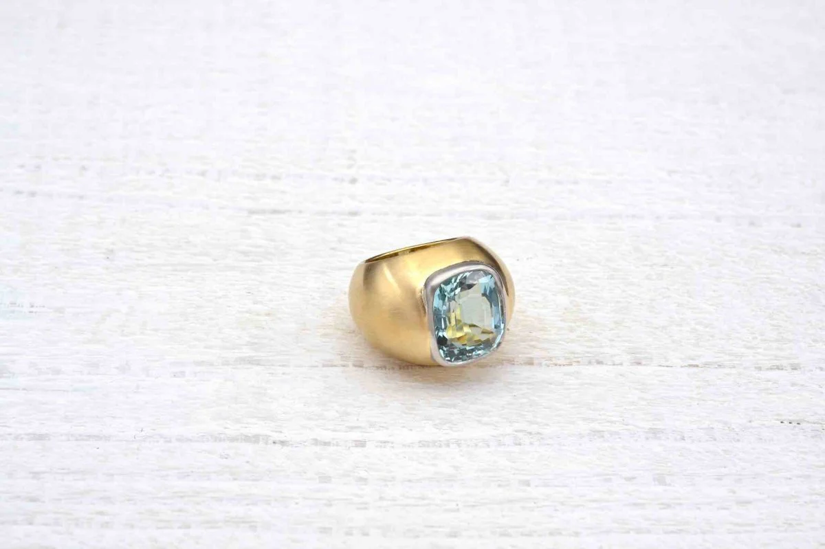 Aquamarine dome ring in yellow gold and platinum - Image 3