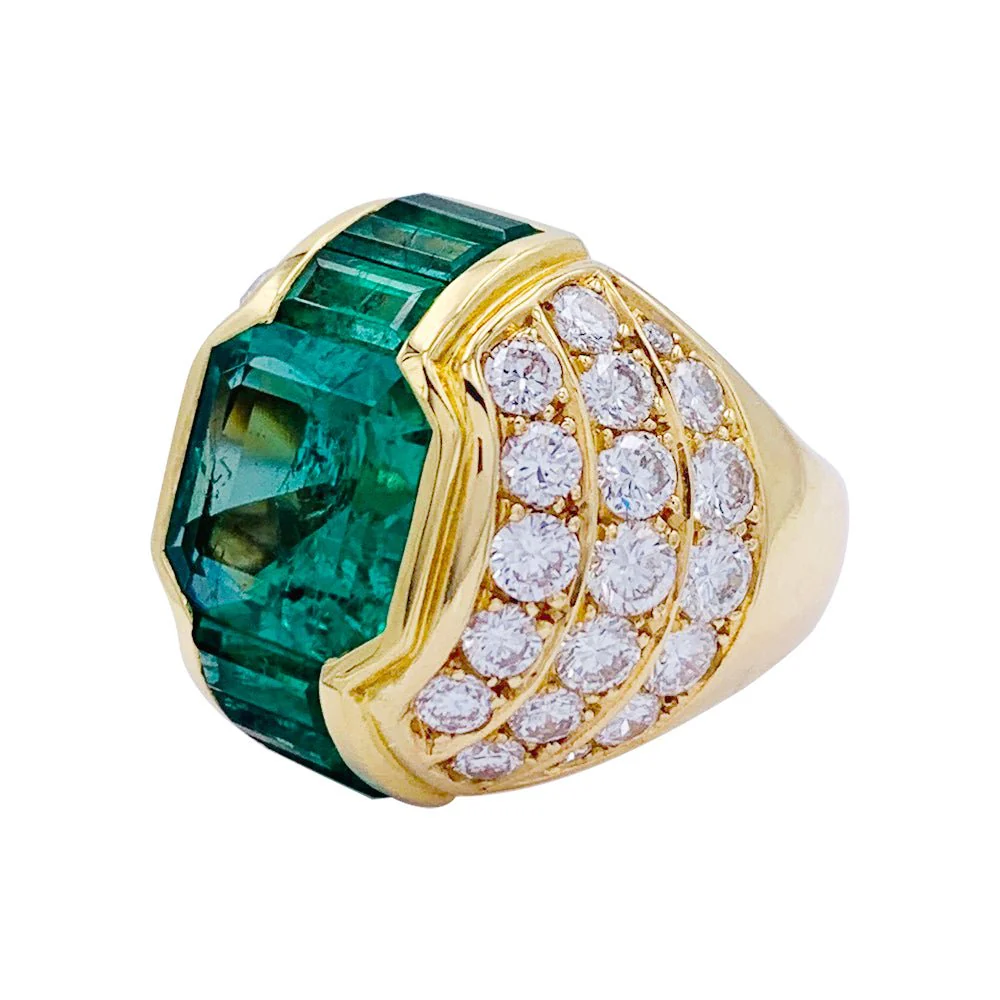 Emerald and diamond dome ring - Image 6