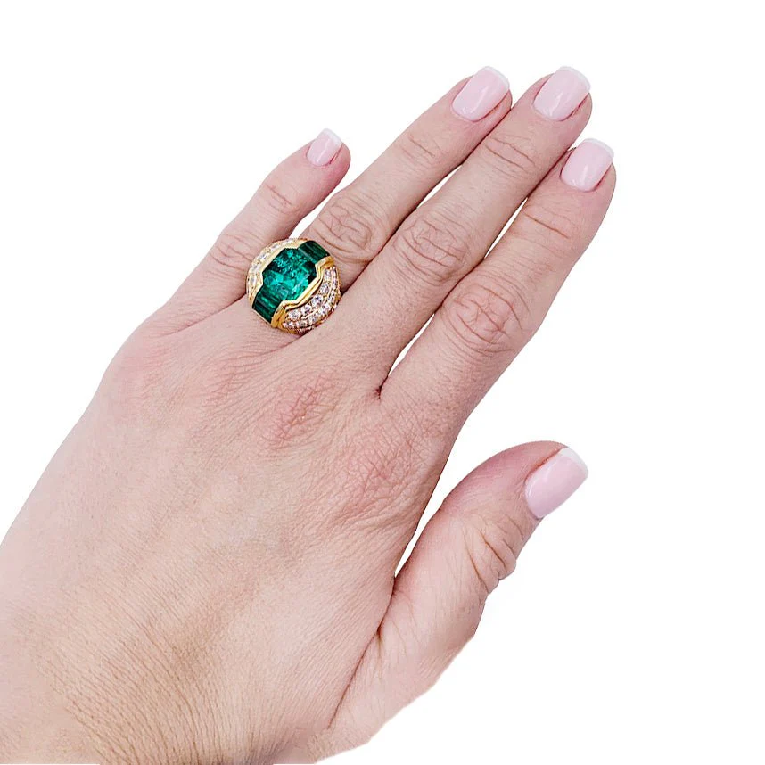 Emerald and diamond dome ring - Image 7
