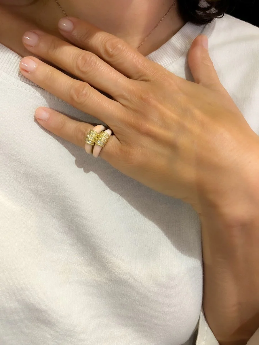 Double ring in yellow gold, angel skin coral and diamonds - Image 9