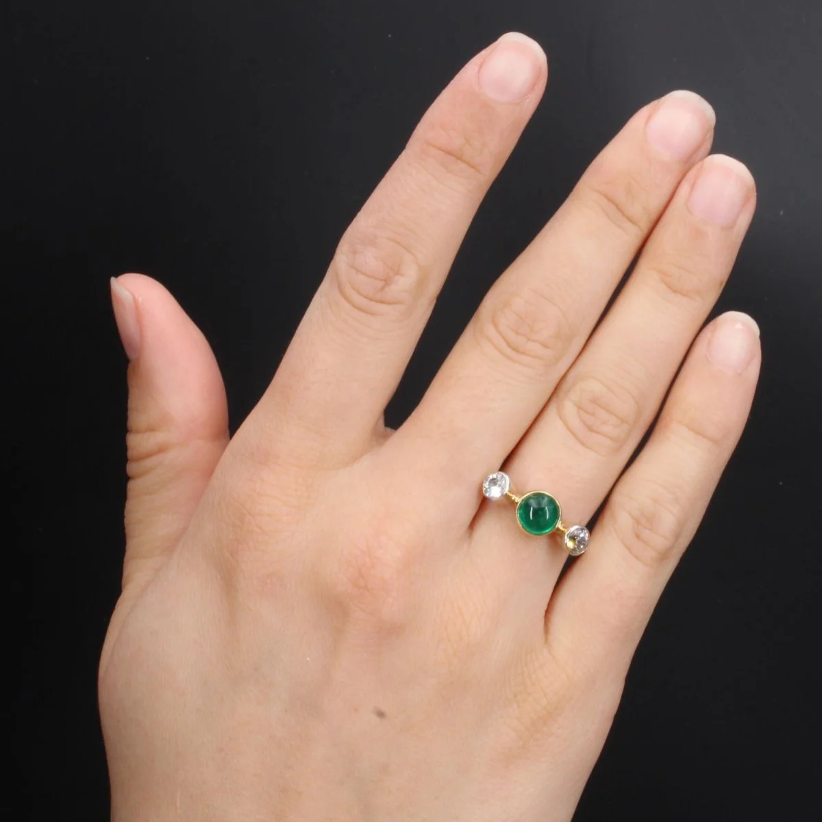Ring Trilogy in yellow gold, Emerald and diamonds - Image 2