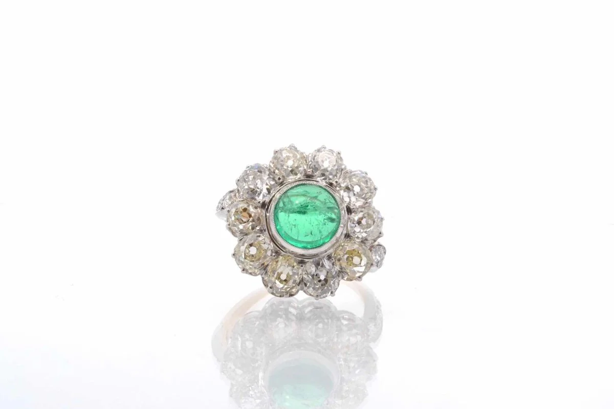 Emerald cabochon and diamond ring - Image 2