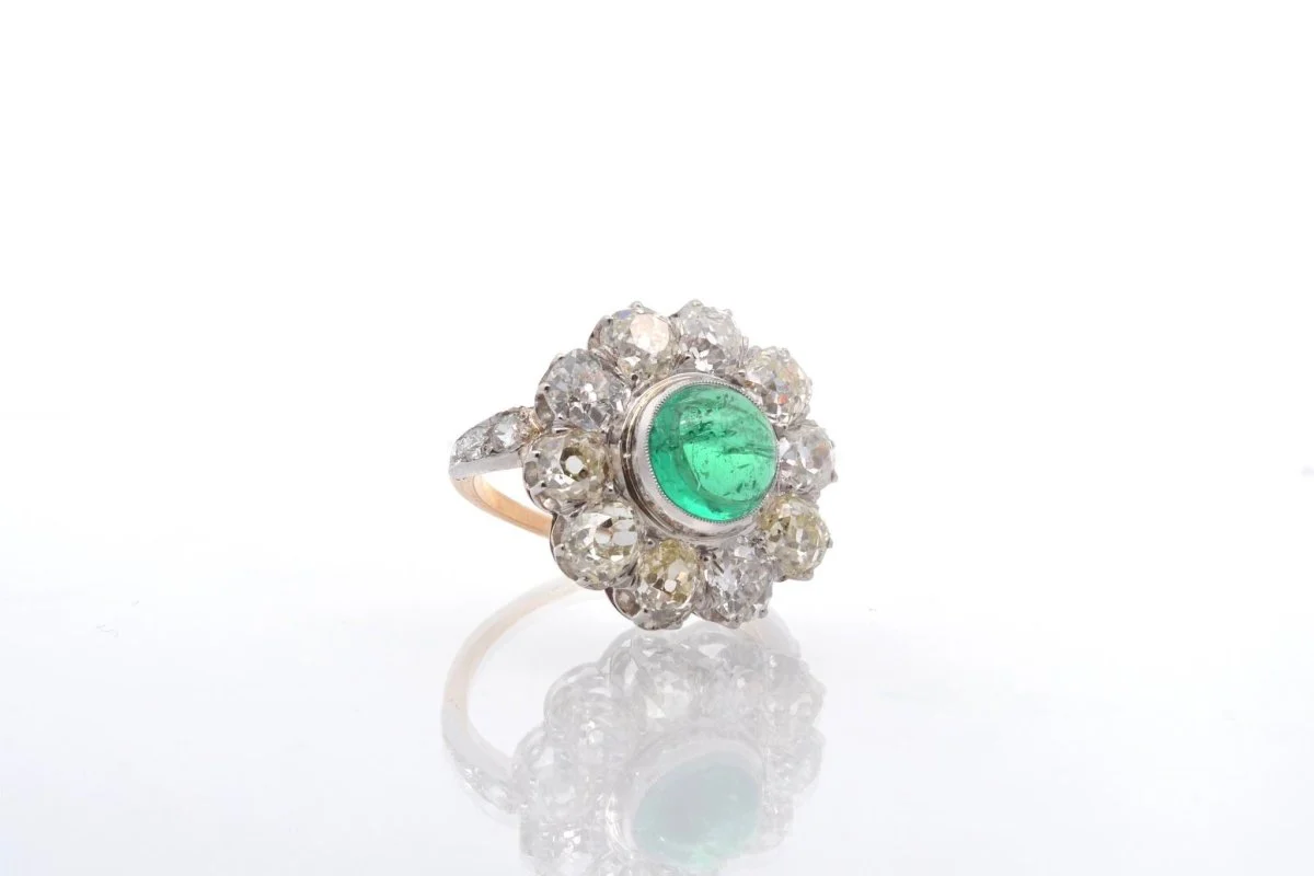 Emerald cabochon and diamond ring - Image 4