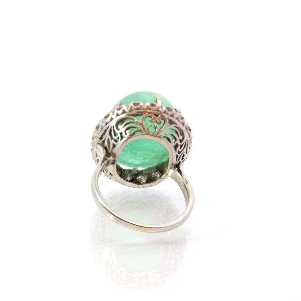 Ring Cocktail in white gold, emerald and diamonds - Image 3