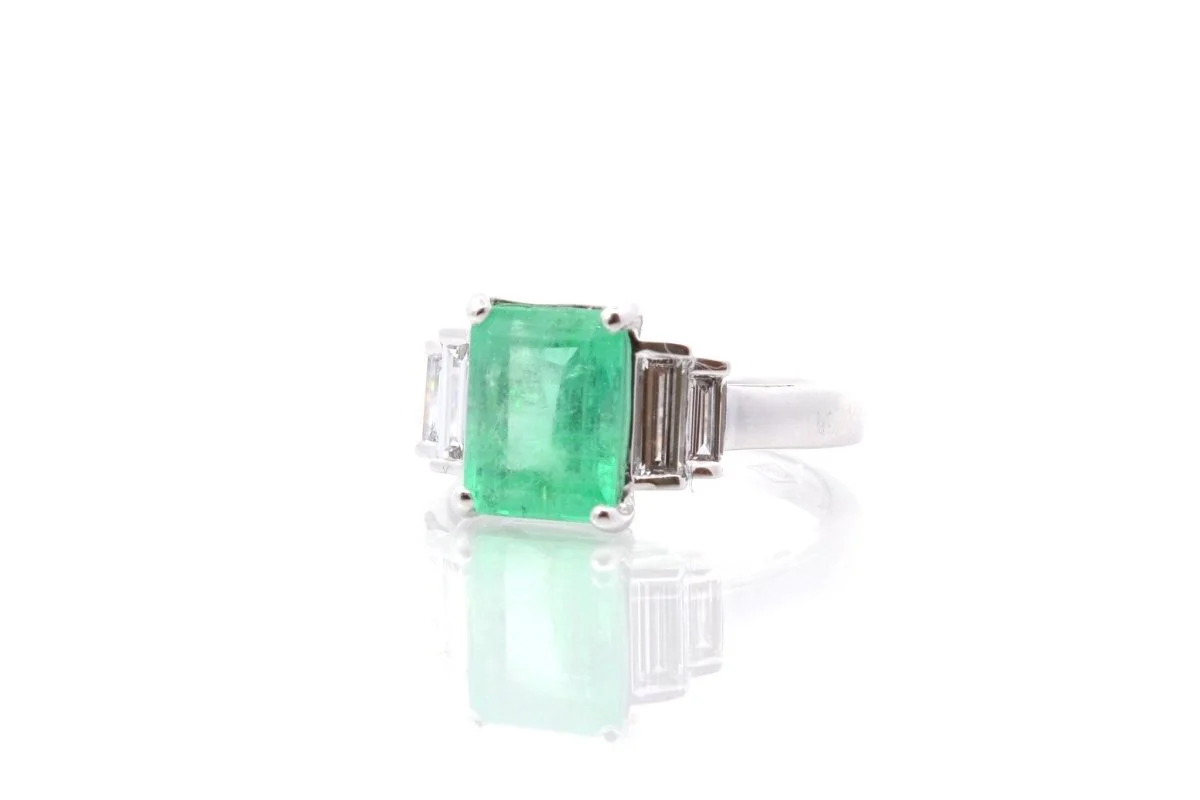 Emerald and diamond ring