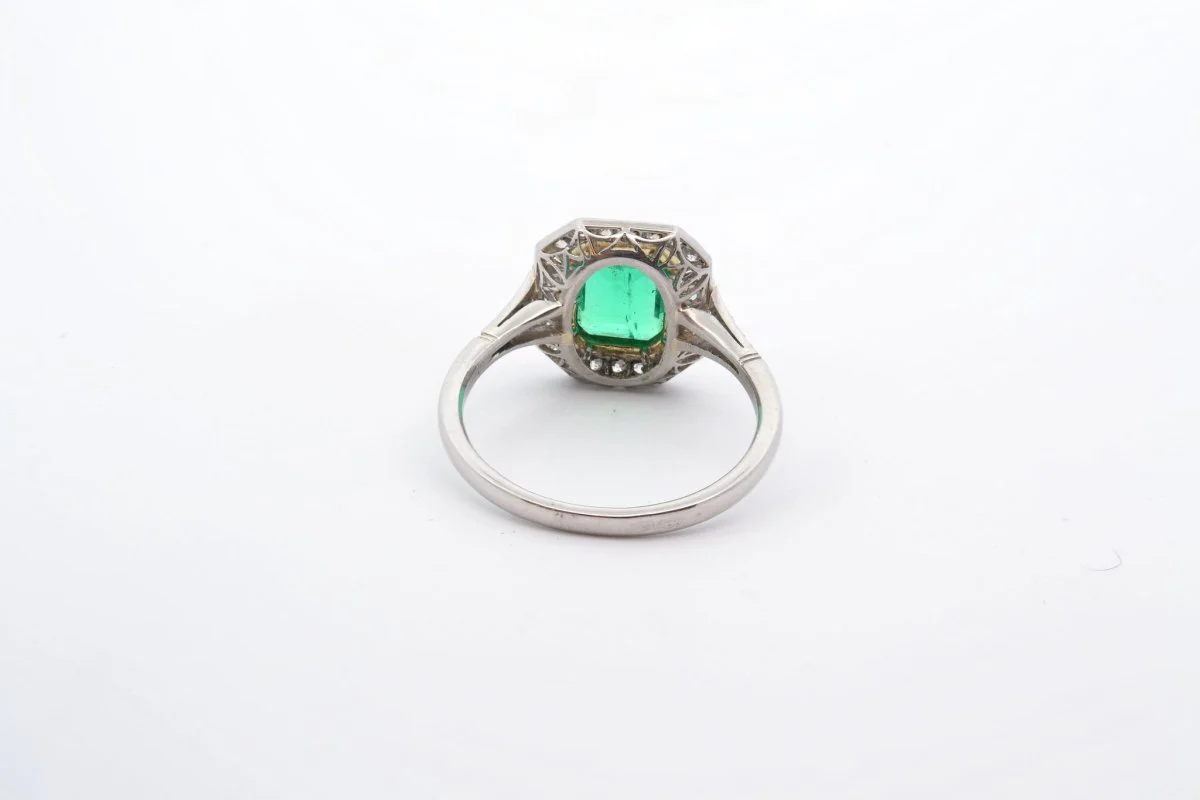 Emerald and diamond ring in gold and platinum - Image 5