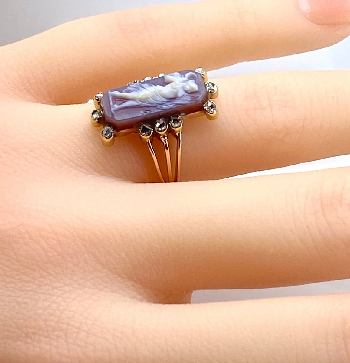 Ring in 18 carat gold, cameo with woman's profile and diamonds - Image 8