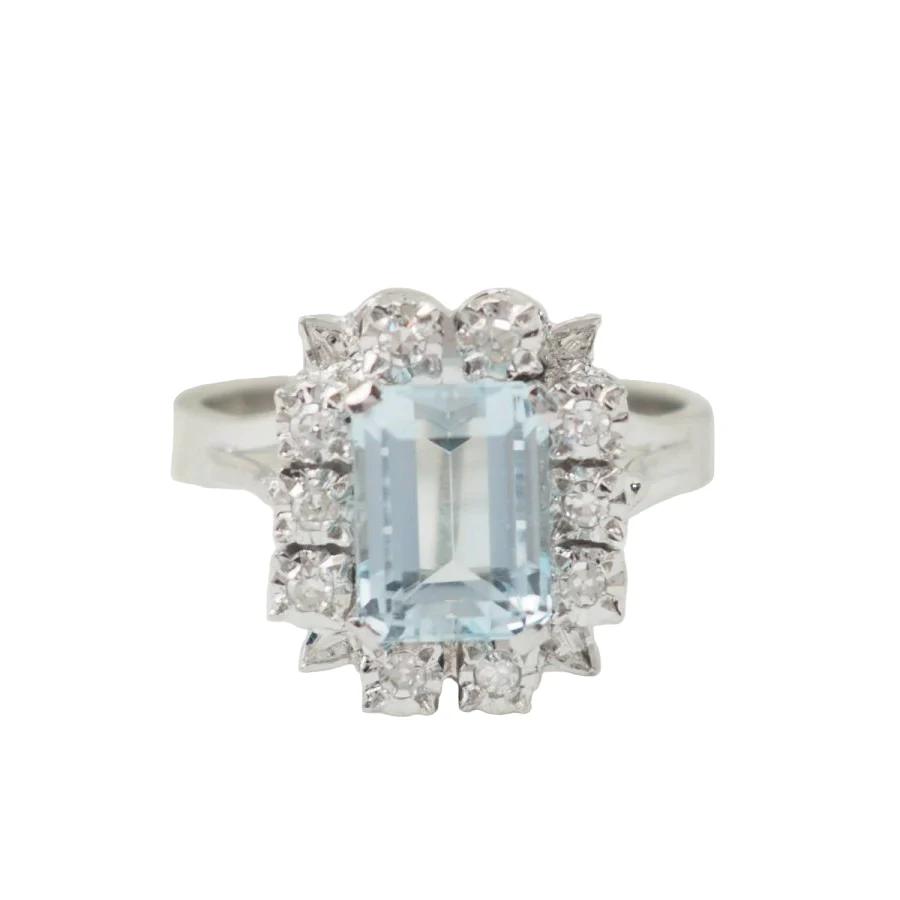 Ring in white gold, aquamarine and diamonds.
