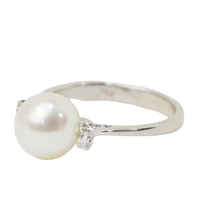 Ring Trilogy in white gold, pearl and diamonds - Image 2