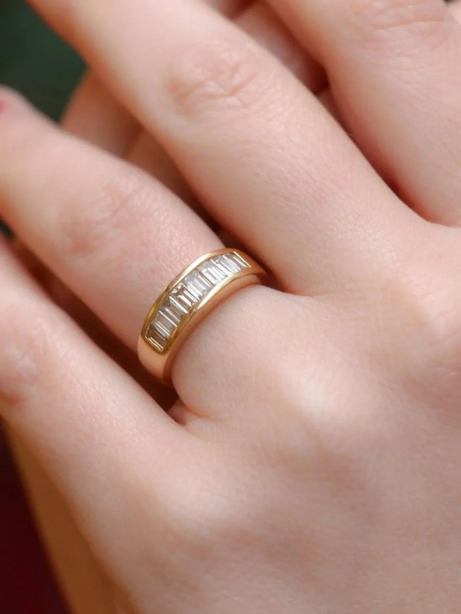 1.2ct baguette-cut diamond and gold ring - Image 2
