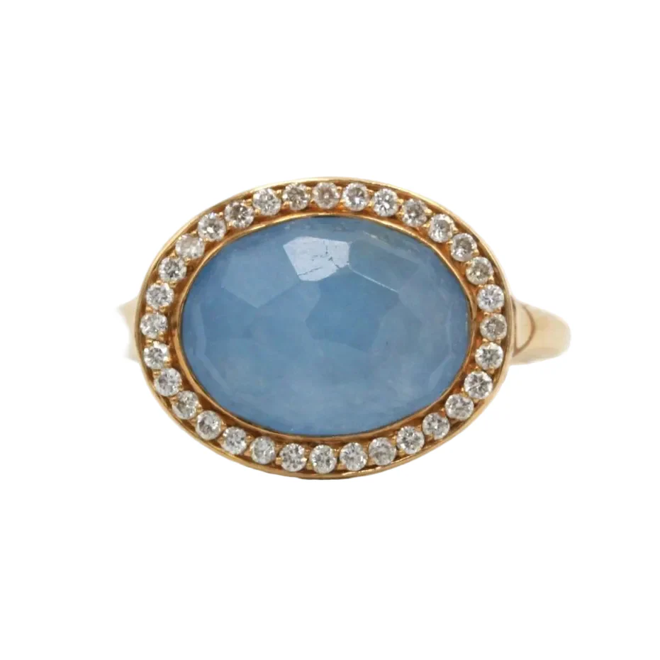 Yellow gold ring with diamonds and chalcedony