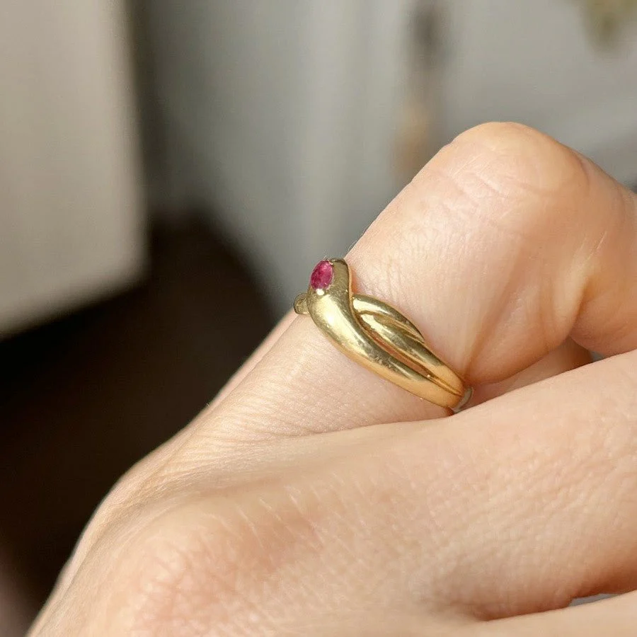 Yellow gold and ruby ring - Image 10