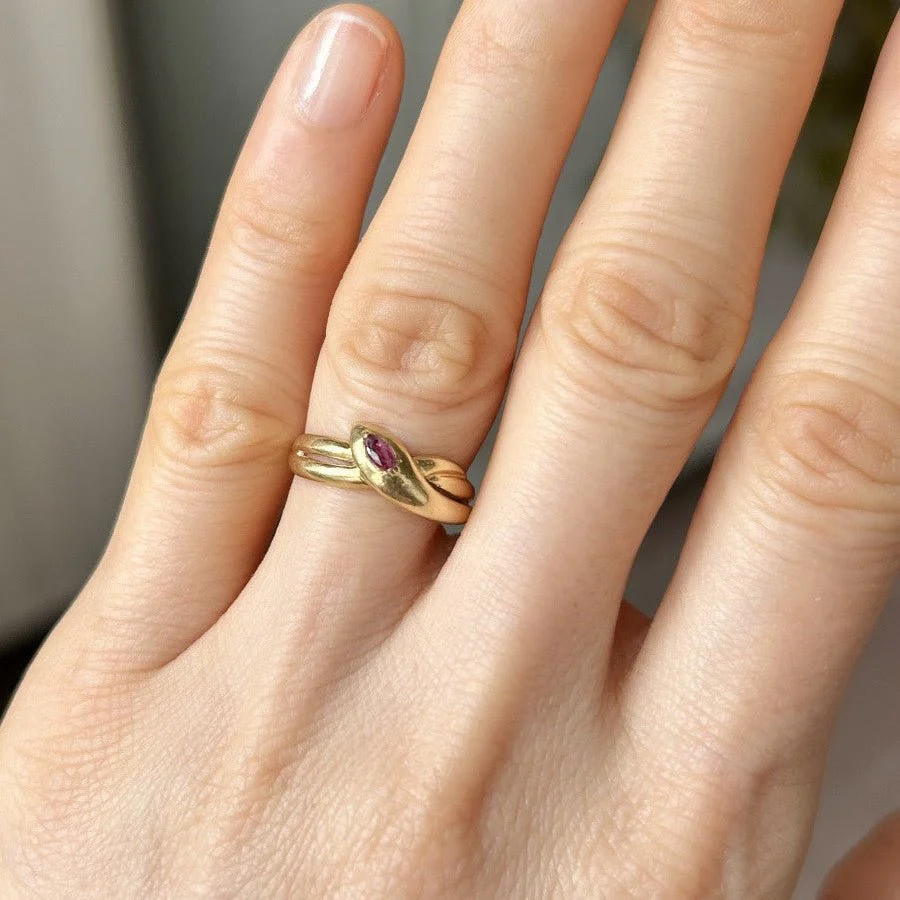 Yellow gold and ruby ring - Image 11