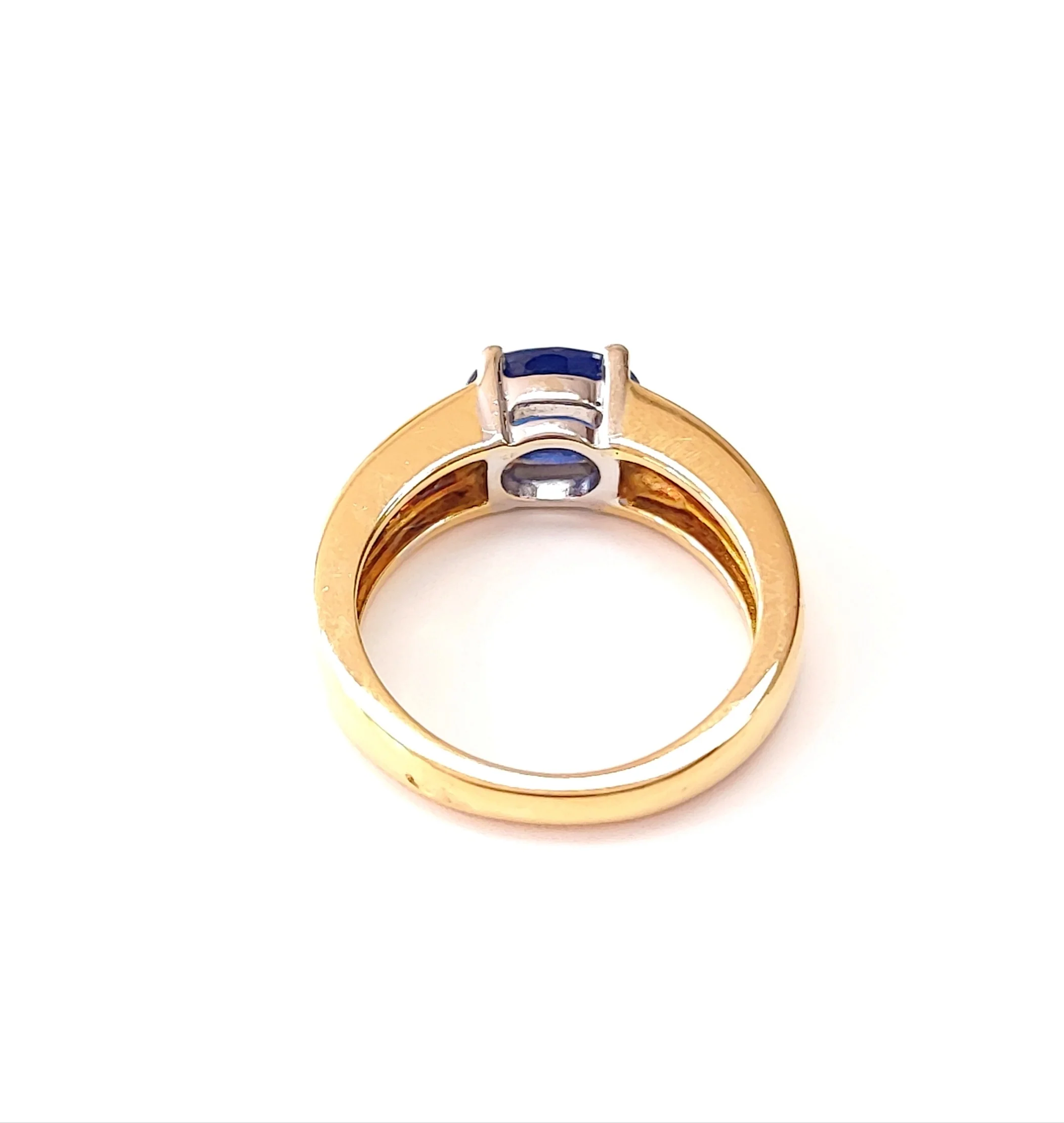 Ring in yellow gold, white gold, sapphire, and diamonds - Image 3