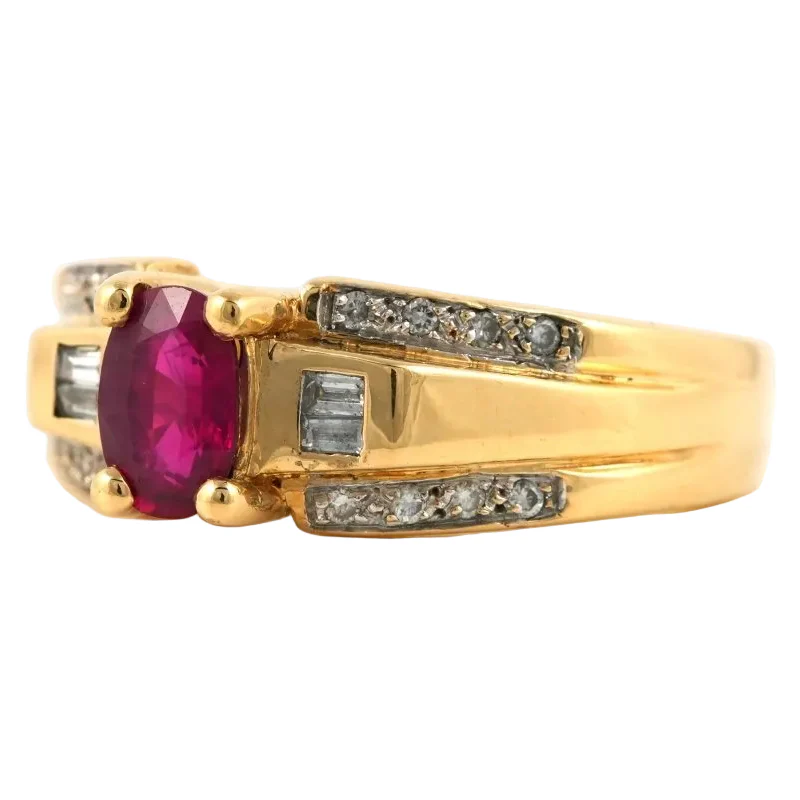 Yellow gold ring with rubies and diamonds - Image 2