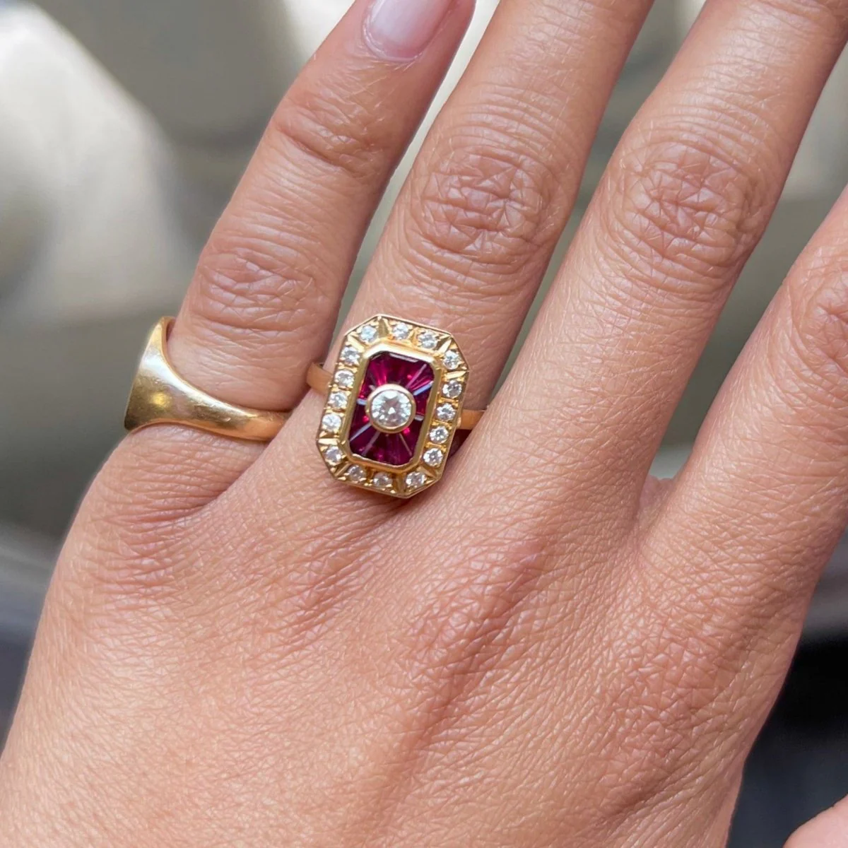 Ring Marquise en yellow gold, ruby and diamonds - Image 2