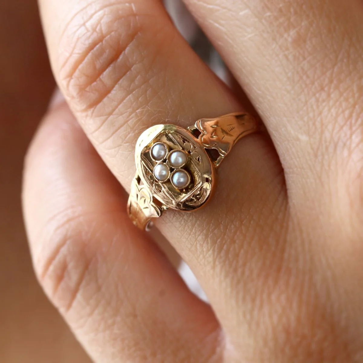 Rose gold and Pearl Ring - Image 2