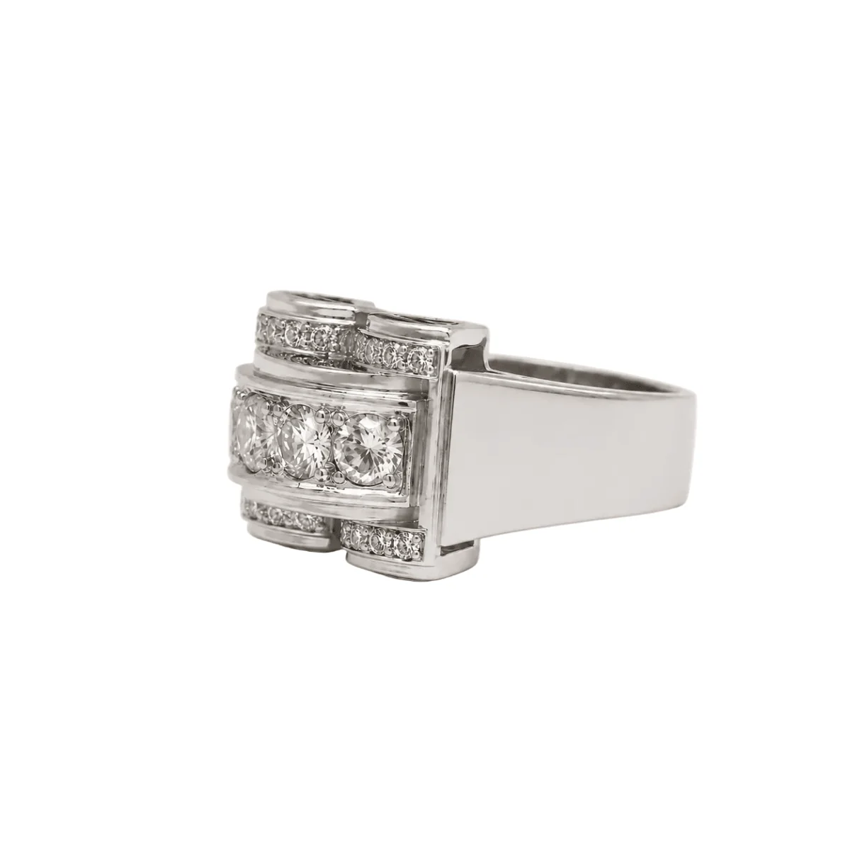 Platinum and Diamond Ring - Image 3