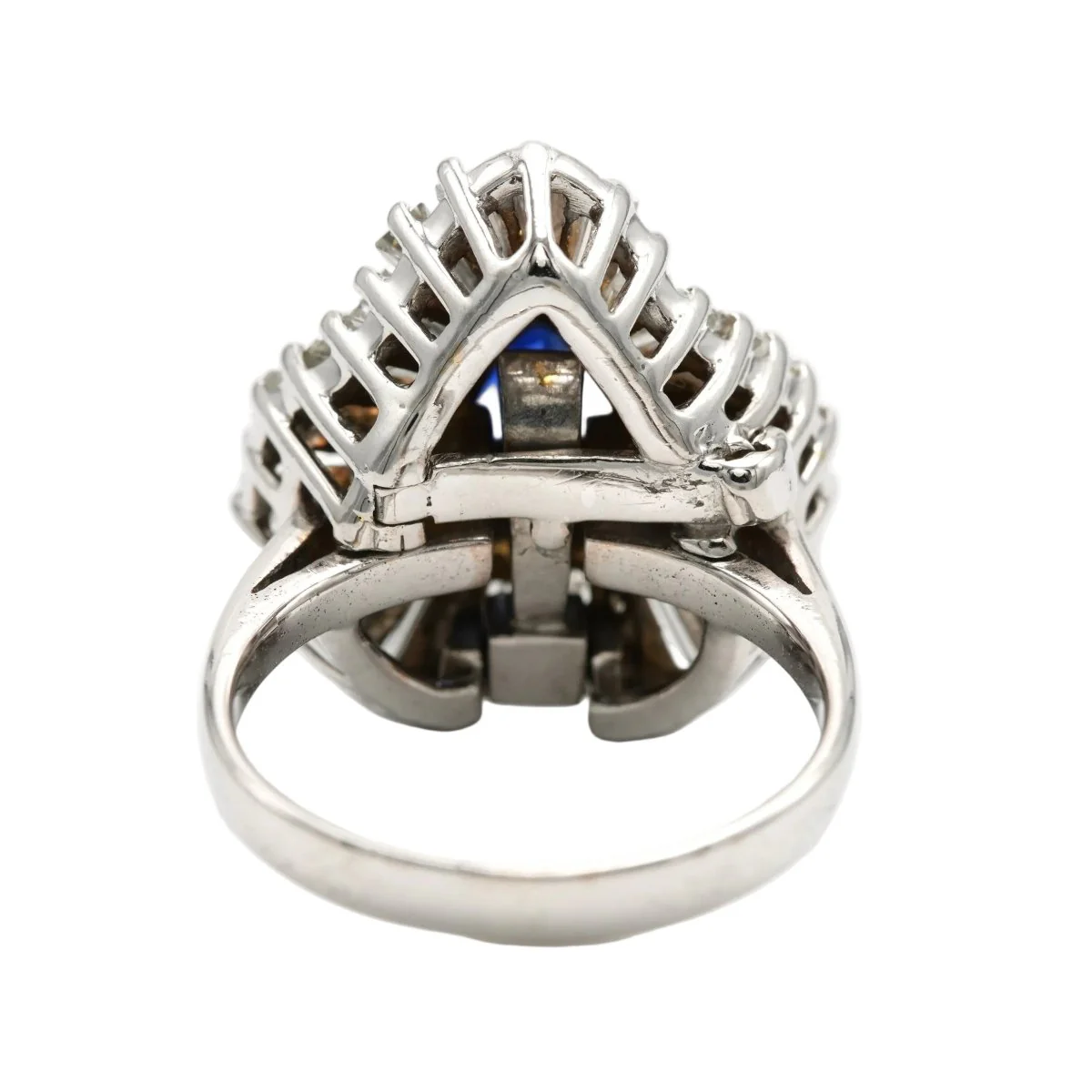 Entourage Ring in White gold, Sapphire and Diamonds - Image 5
