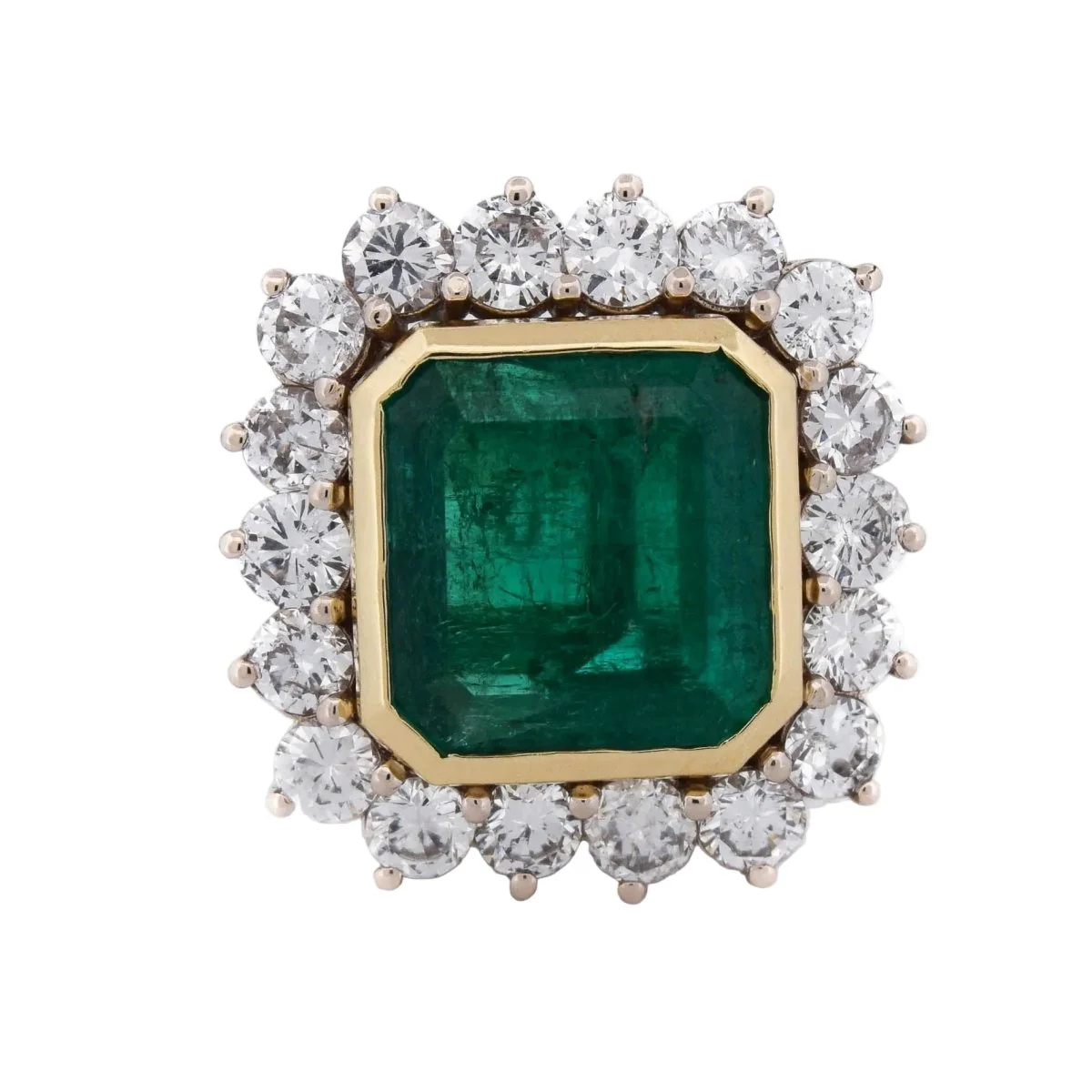 Entourage Ring in yellow gold, emerald and diamonds