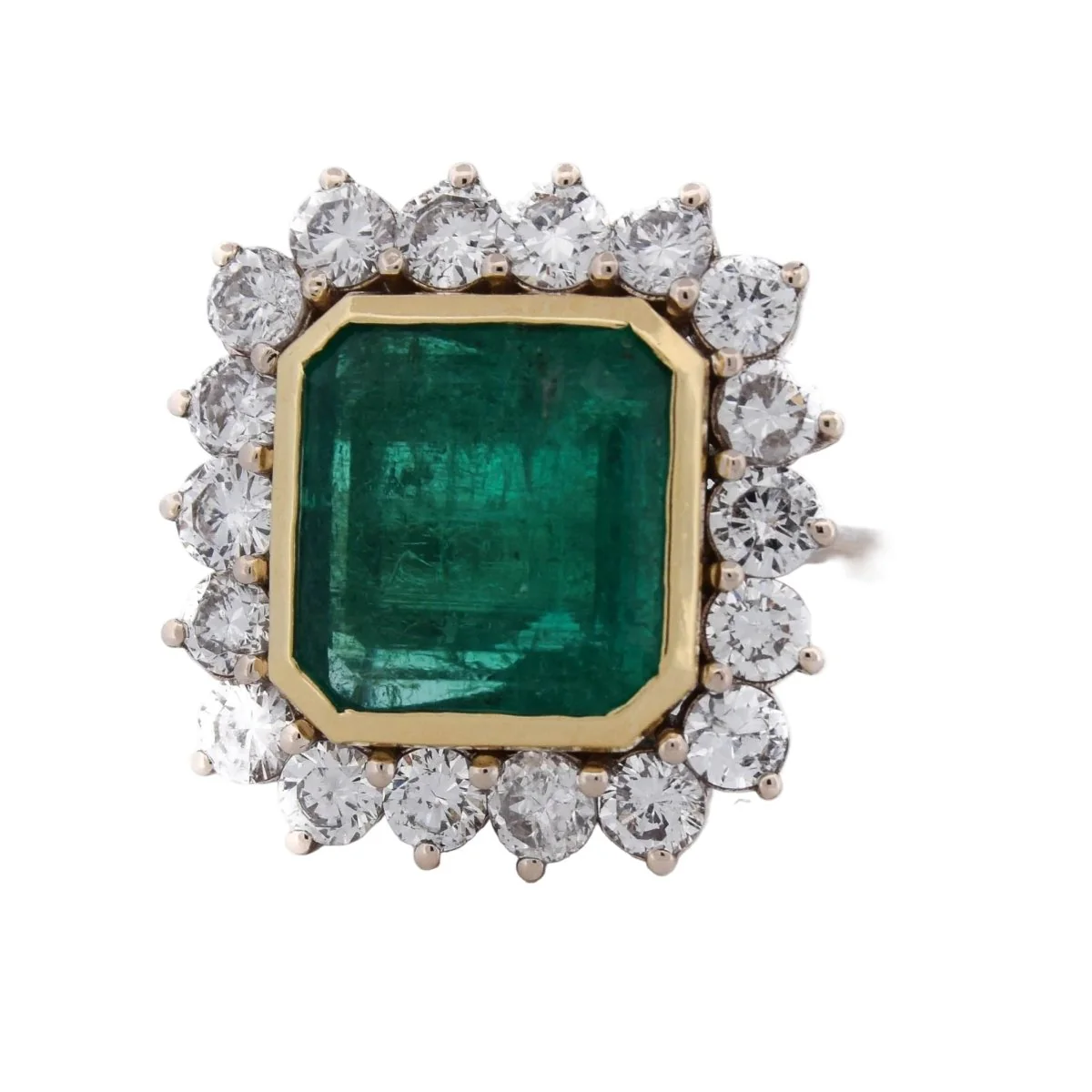 Entourage Ring in yellow gold, emerald and diamonds - Image 3