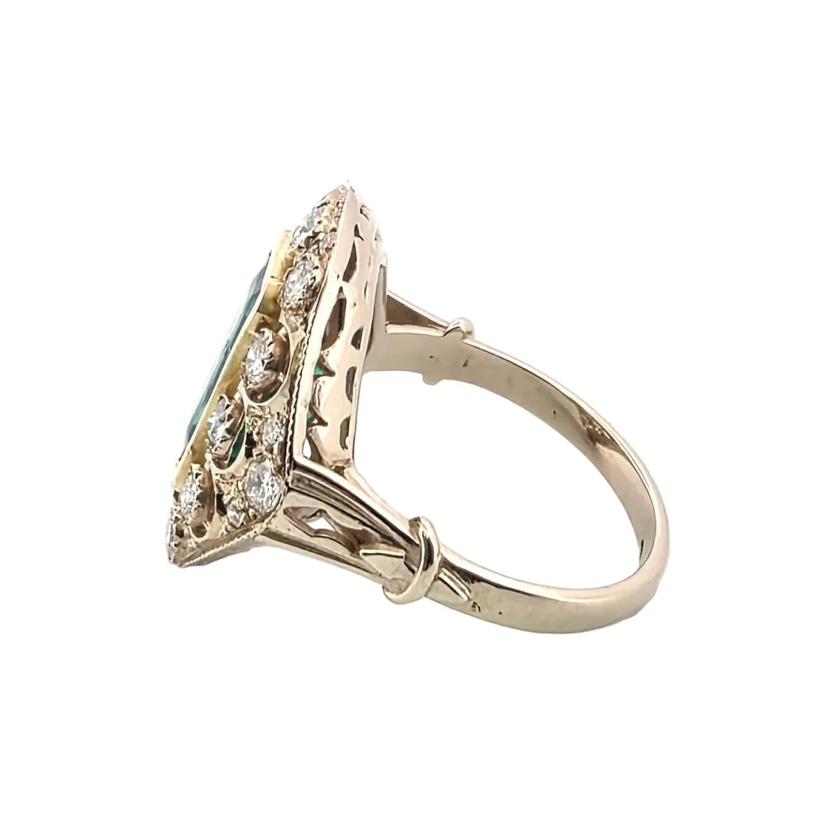 Entourage Ring in yellow gold, emerald and diamonds - Image 3