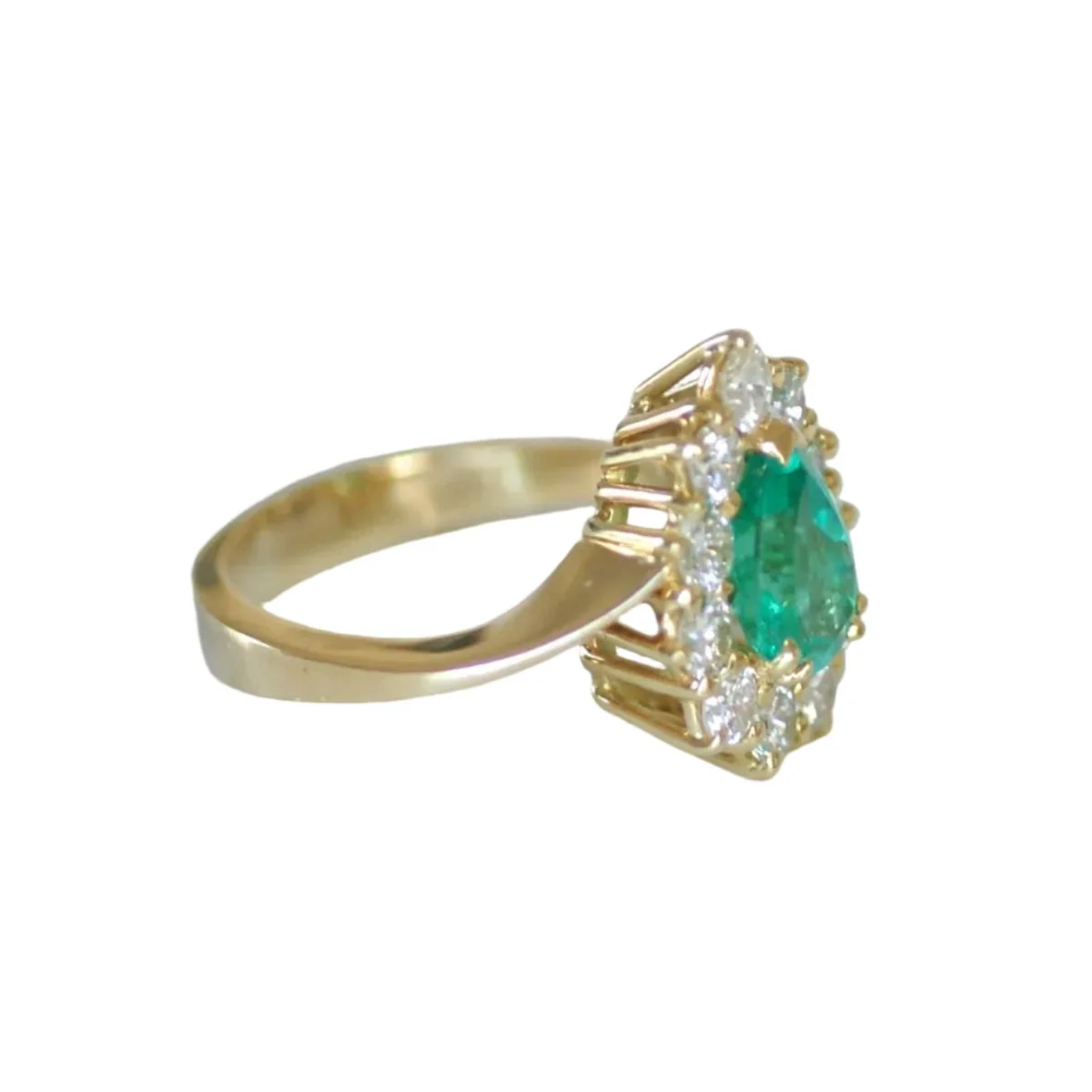 "Entourage" Ring in Yellow Gold, Emerald, and Diamonds - Image 5