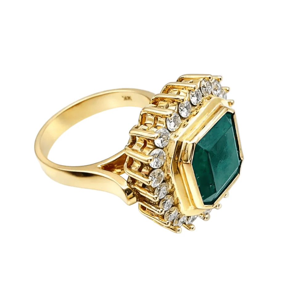 Entourage Ring in yellow gold, emerald, and diamonds - Image 10