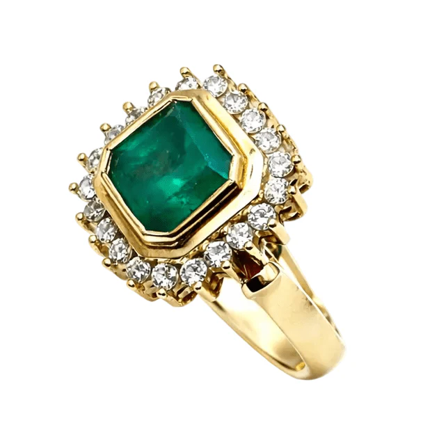 Entourage Ring in yellow gold, emerald, and diamonds - Image 8