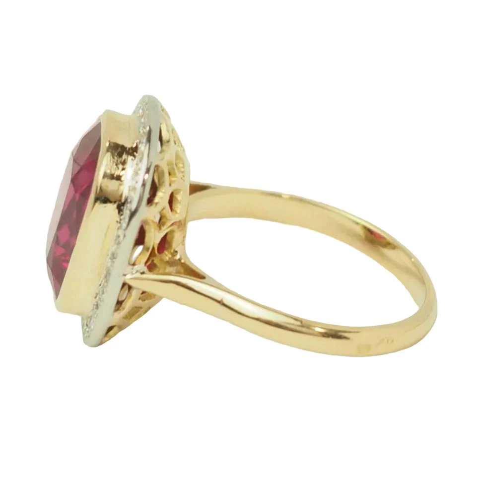 Entourage Ring in yellow gold, rubies, and diamonds - Image 4