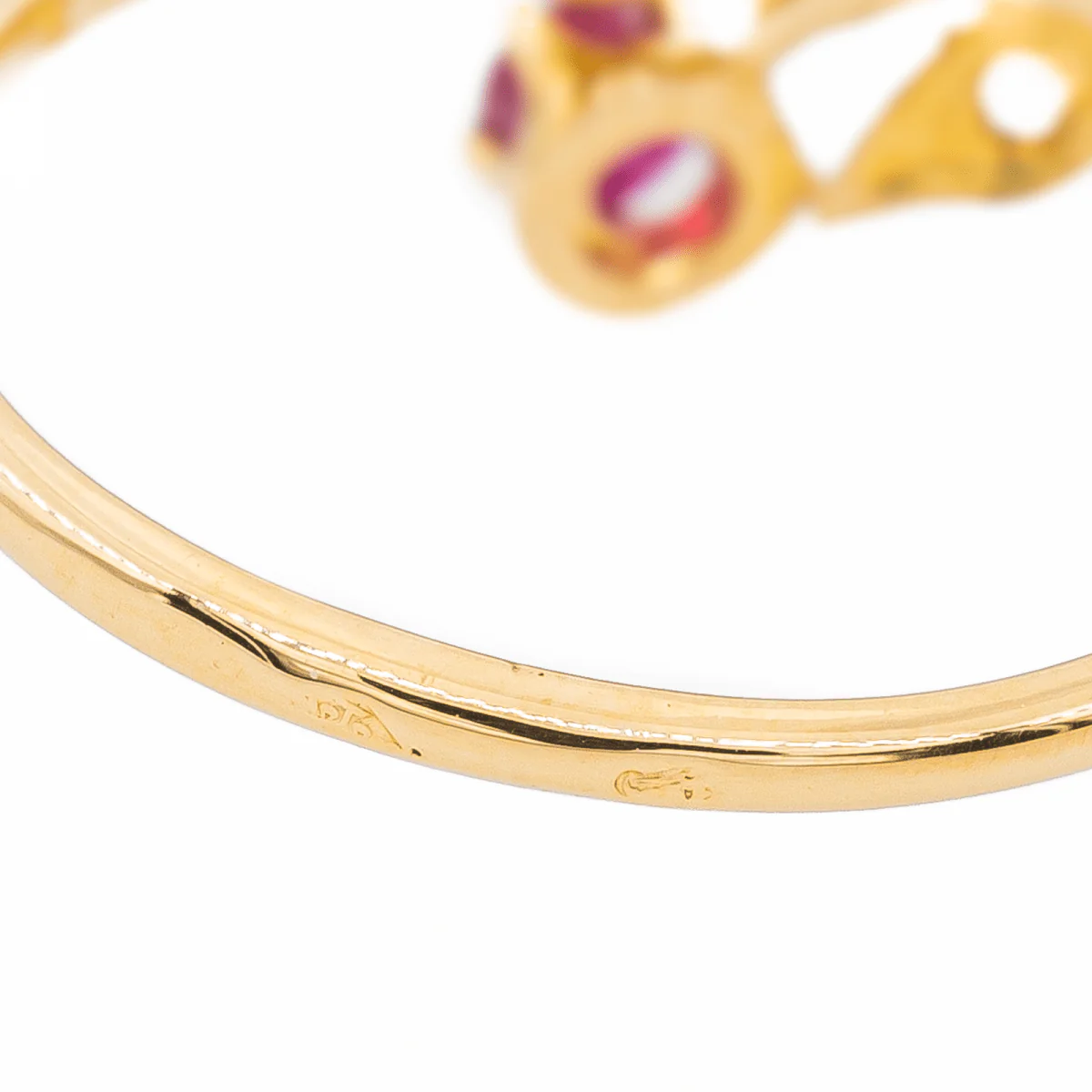 Yellow Gold Leaf Ring with Ruby - Image 5