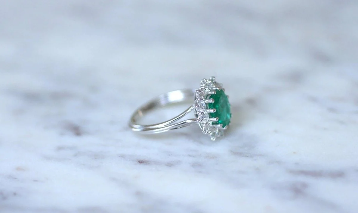 Emerald &amp; diamond daisy ring - Image 10