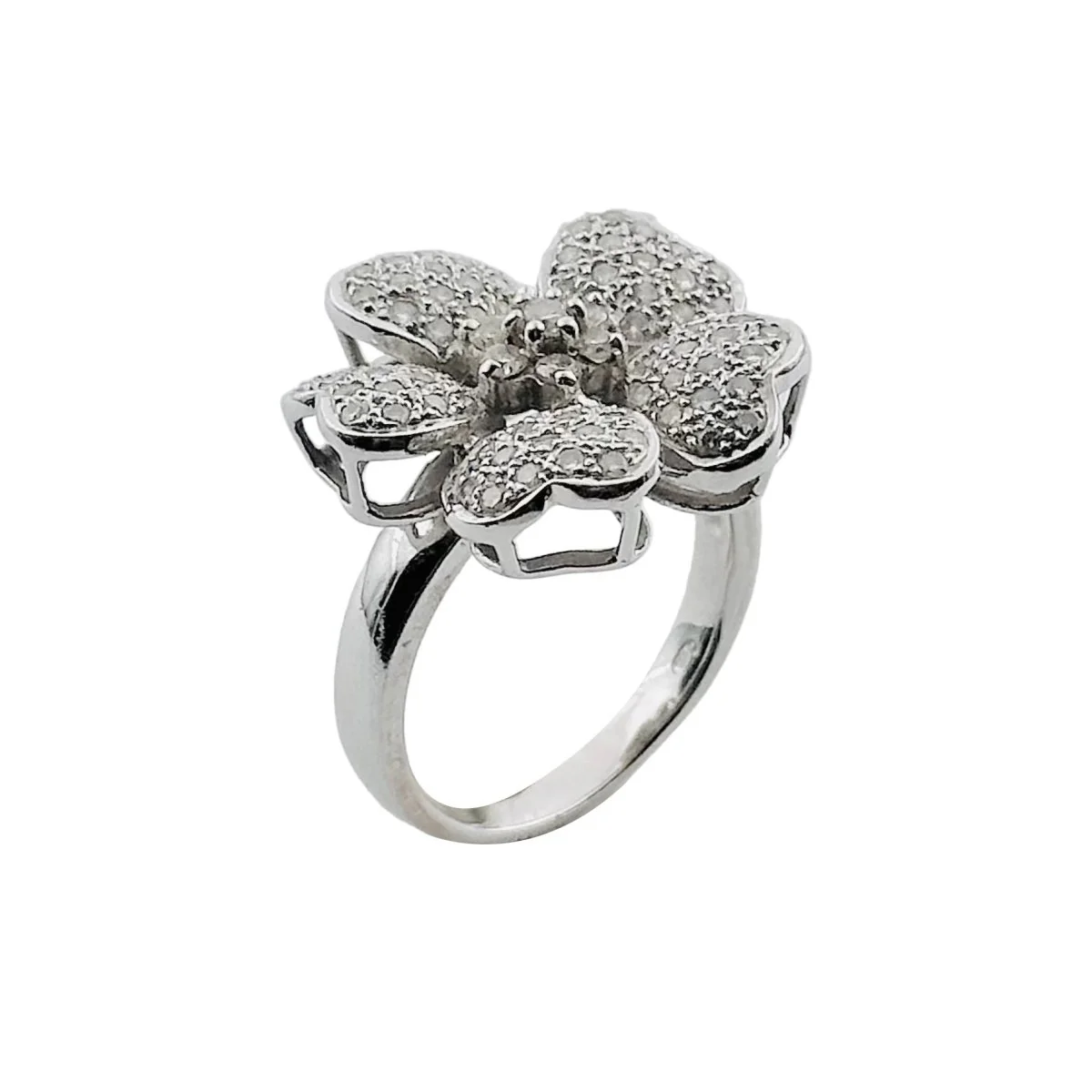 Fleur ring in white gold and diamonds - Image 6