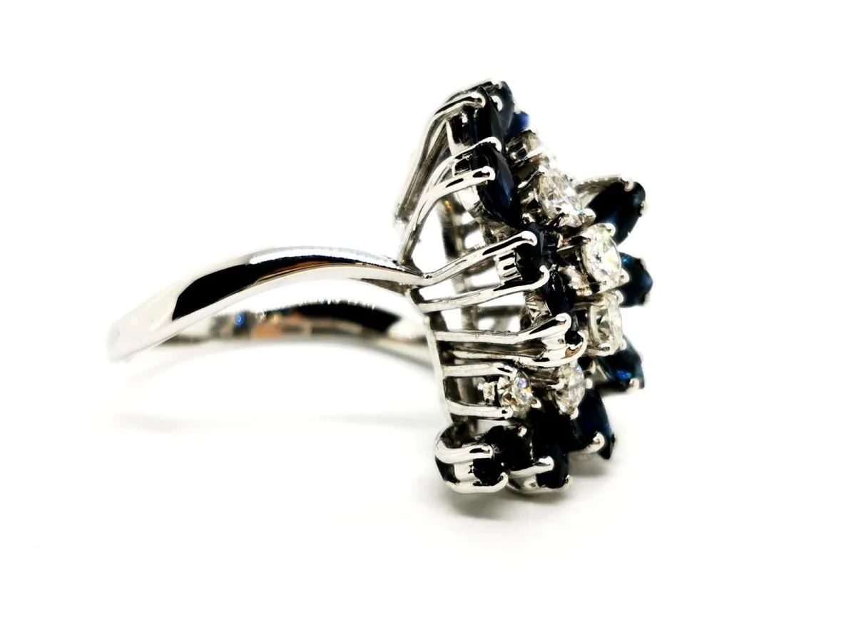 Flower Ring White Gold Diamond - Image 7