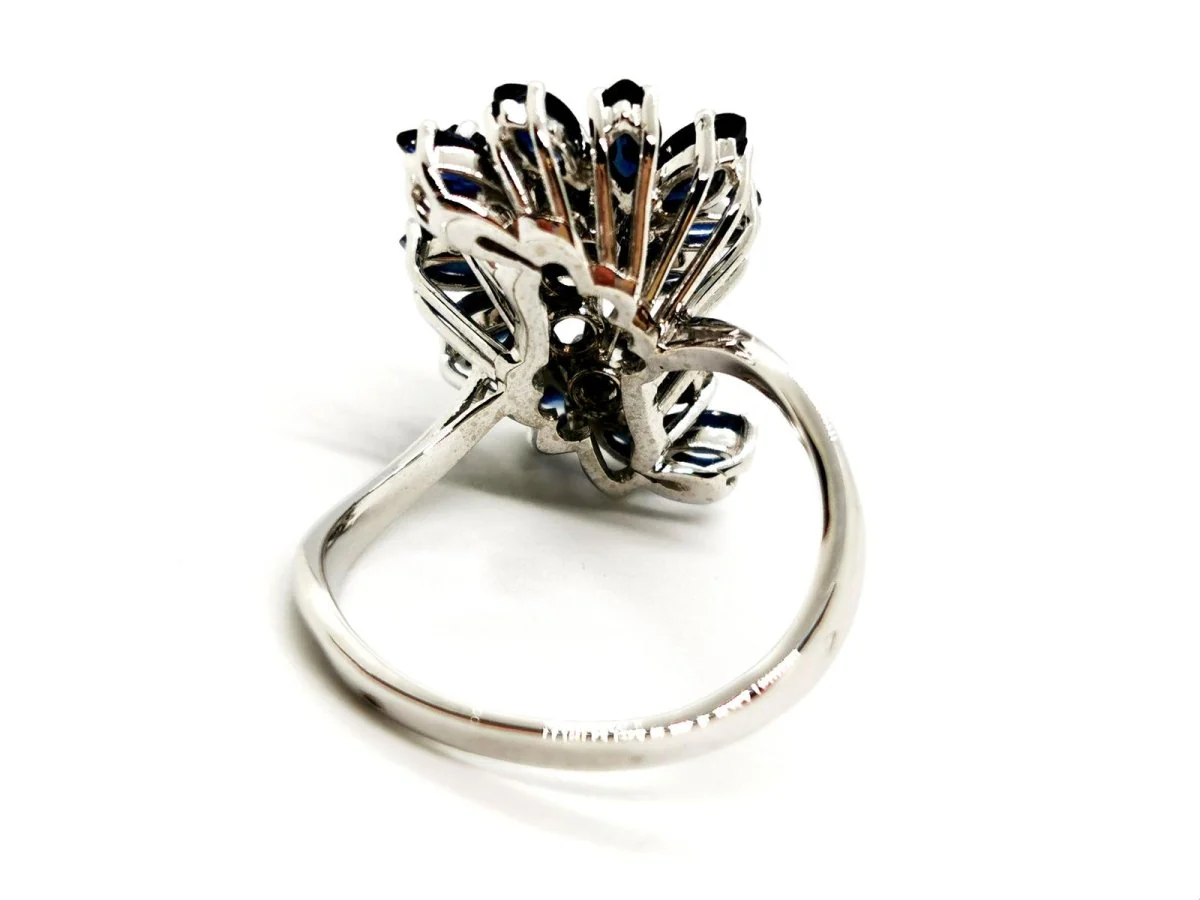 Flower Ring White Gold Diamond - Image 8